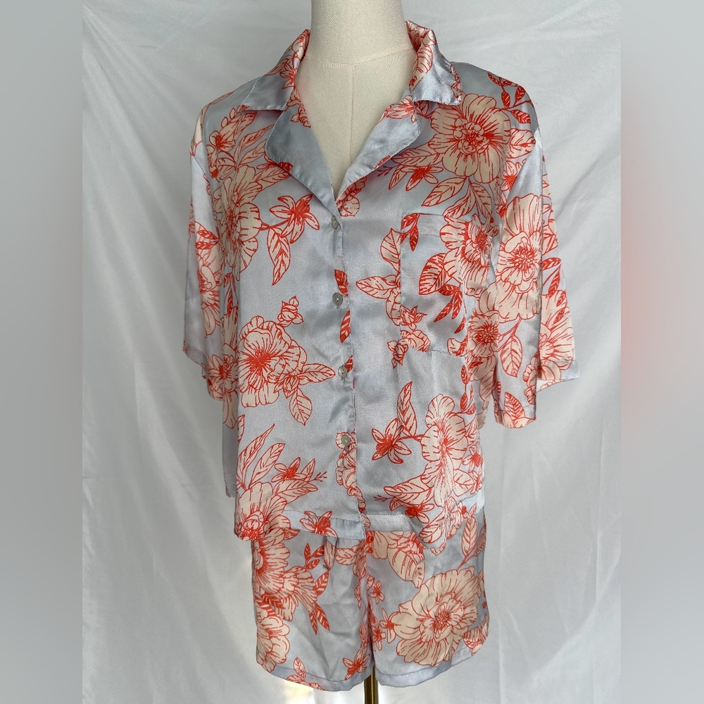 Joie Satin Floral Pajama Matching Set – Button Down Top & Shorts Size Large